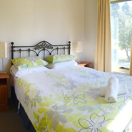 Villa Dockside Waterfront Indulgence Port Fairy Exterior foto